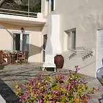 Stella's House Aprovaton